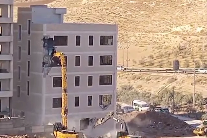 Yahudiler, Filistinlilerin evlerini yıkmaya devam ediyor