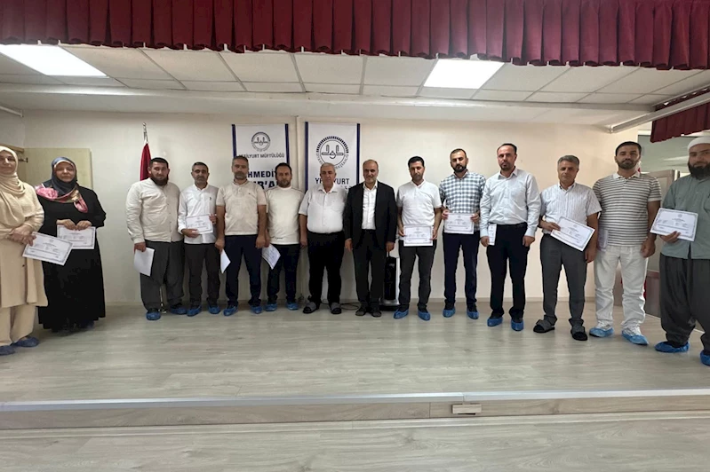 Müftü Dolu ilkyardım ve işaret dili sertifika törenine katıldı