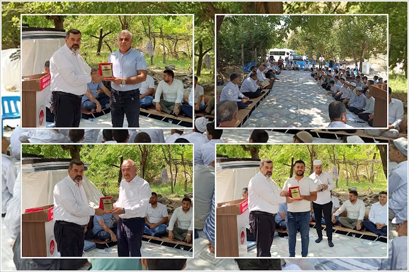 Hafızlık öğrencilerine destek olanlara plaket verildi