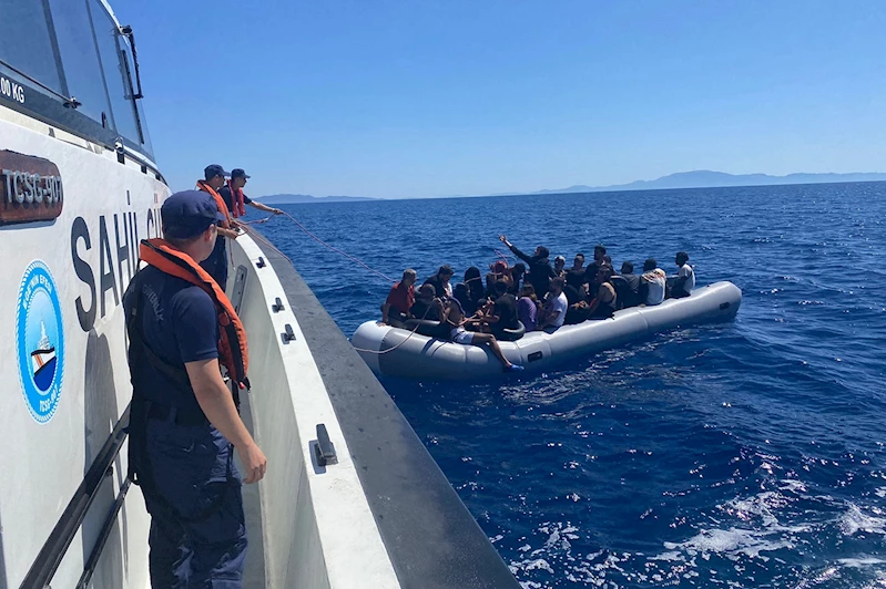Muğla açıklarında 45 düzensiz göçmen yakalandı