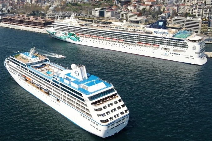 Türkiye limanları 8 ayda 1,4 milyon yolcu ağırladı