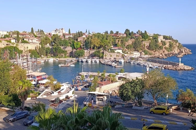 İletişim: Ormanlar imara açılmıyor, Antalya Kalesi satılmıyor!