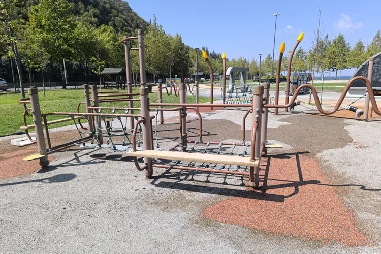 Karamürsel Ereğli Aktif Park’ta Zemin Yenileme Çalışması Tamamlandı