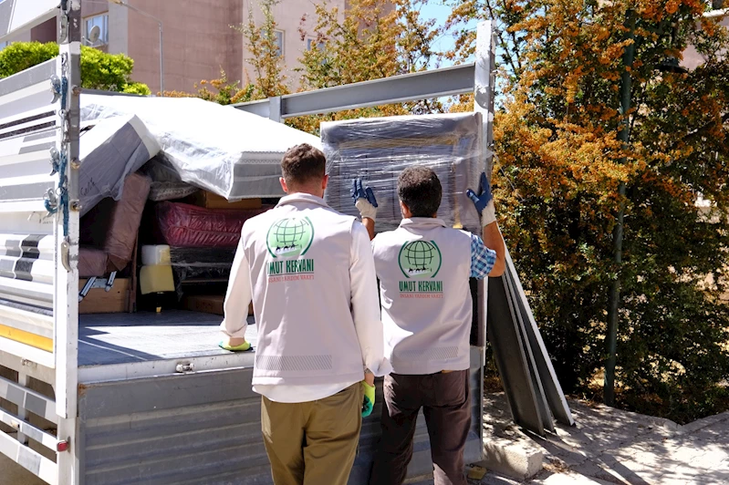 Van’da eşyasız evde yaşam mücadelesi veren aileye umut eli uzandı