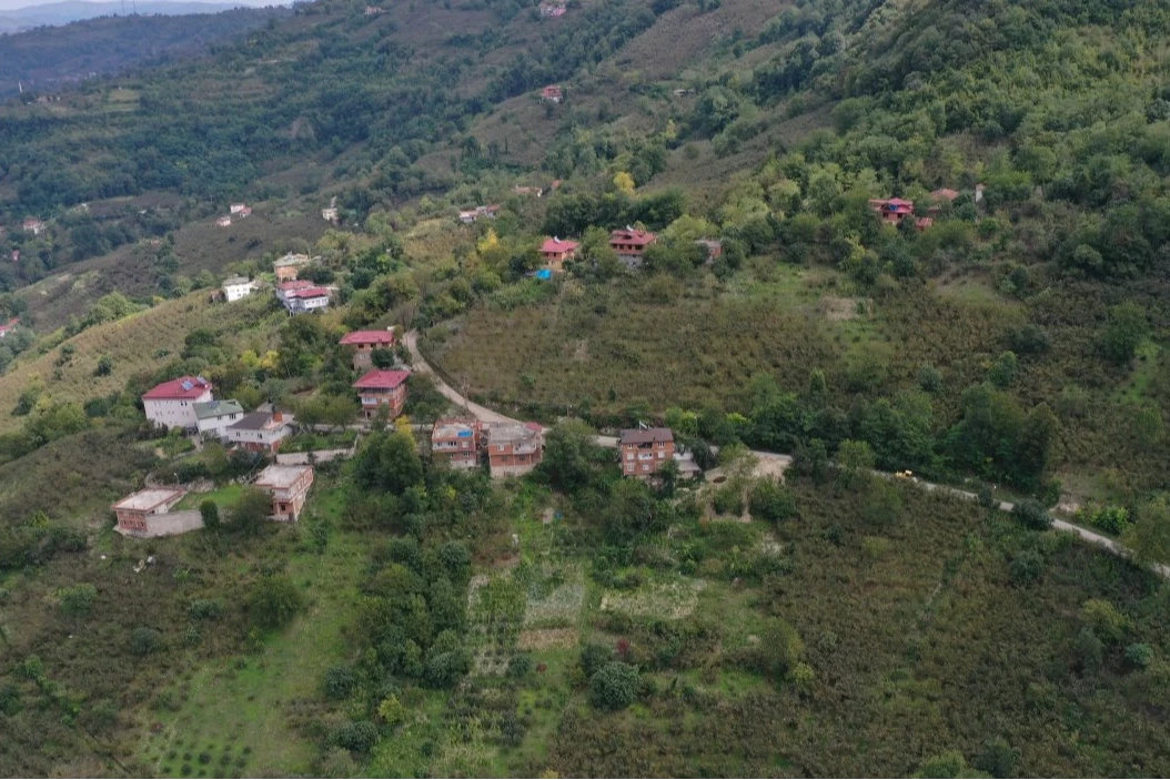 Çamaş’ta 4 mahalleye hitap eden grup yolu asfaltla buluştu