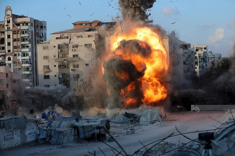 Siyonist rejim Kudüs Hastanesi çevresini hedef aldı