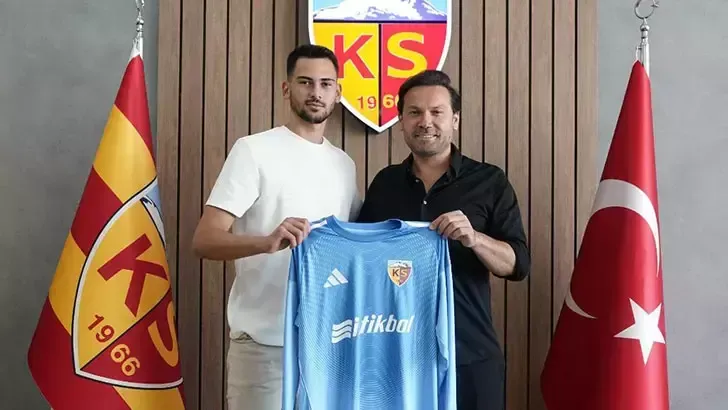 Kayserispor Genç Kaleci Deniz Dönmezer ile 3 Yıllık Sözleşme İmzaladı