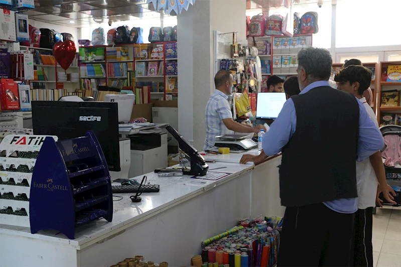Şanlıurfa’da kırtasiye esnafı, okul sezonu hareketliliği ve fiyat artışlarıyla baş etmeye çalışıyor