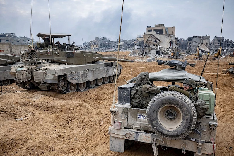 Siyonist rejim ordusu iki askeri tümenle Gazze