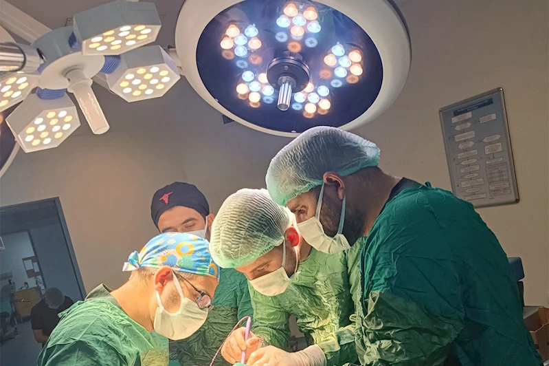 Viranşehir Devlet Hastanesi’nde başarılı rektum kanseri ameliyatı