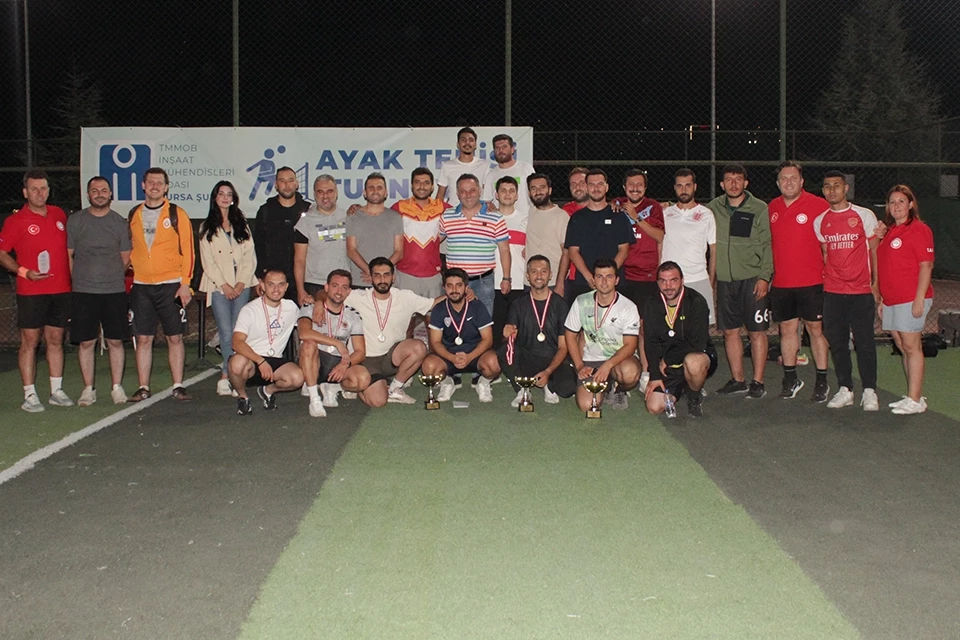 İMO Bursa Şubesi’nden ayak tenisi turnuvası