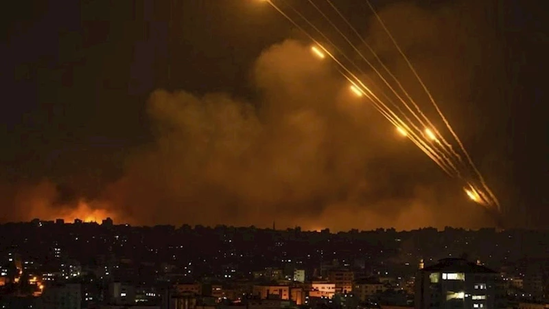 İsrail ordusu Gazze’ye gece boyu 50 hava saldırısı düzenledi