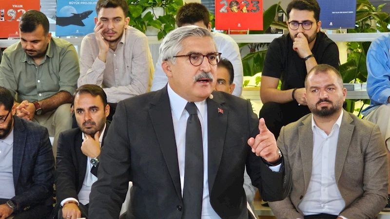 AK Parti’den Özgür Özel’in sözlerine sert tepki: “Önce rüşvet-yolsuzluk iddialarına cevap verin”