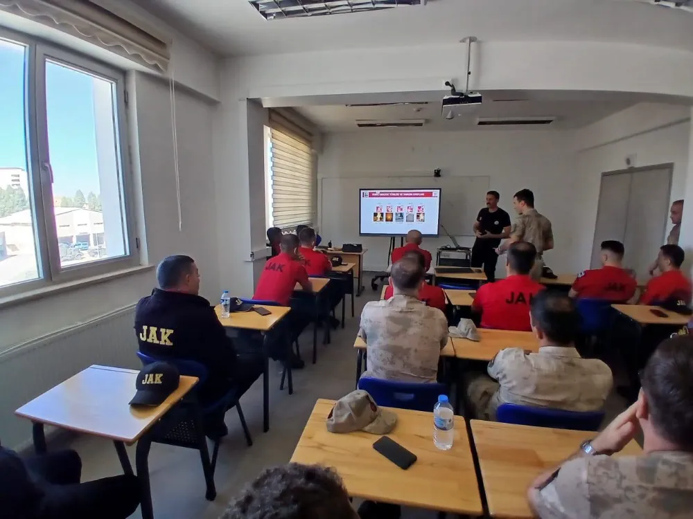 Erzurum İtfaiyesi Kurumlara Yangın ve Afet Eğitimi Vermeye Devam Ediyor