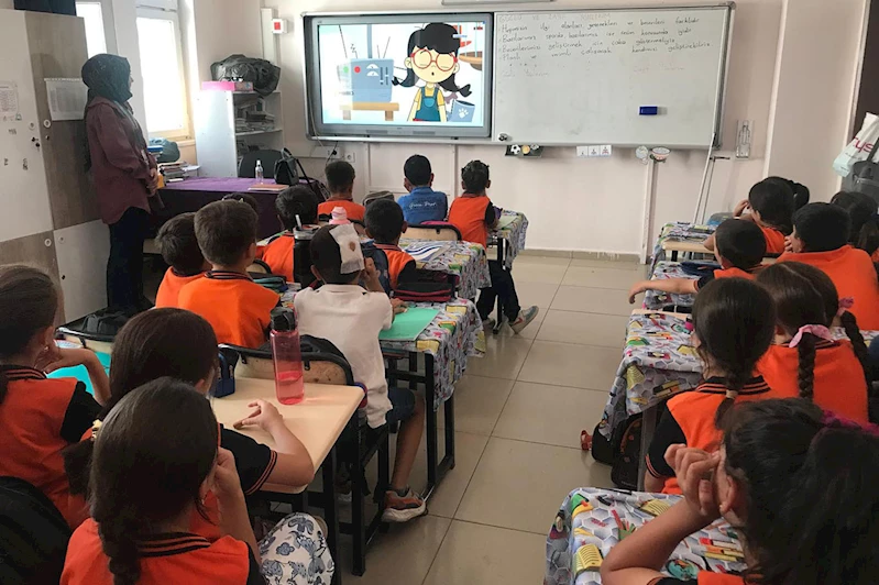 Öğrencilere dijital bağımlılığın fiziksel ve psikolojik etkileri aktarıldı