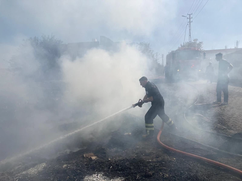 Adıyaman Belediyesi, Kömür Beldesi’nde çıkan yangına 25 araçla müdahale etti  - Videolu Haber