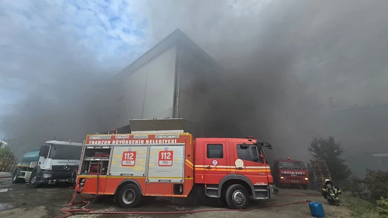 AVM’DE ÇIKAN YANGIN KONTROL ALTINA ALINDI