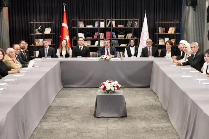 Bakan Tekin’den Yeni Eğitim Projeleri ve Yapay Zekâ Uygulamaları