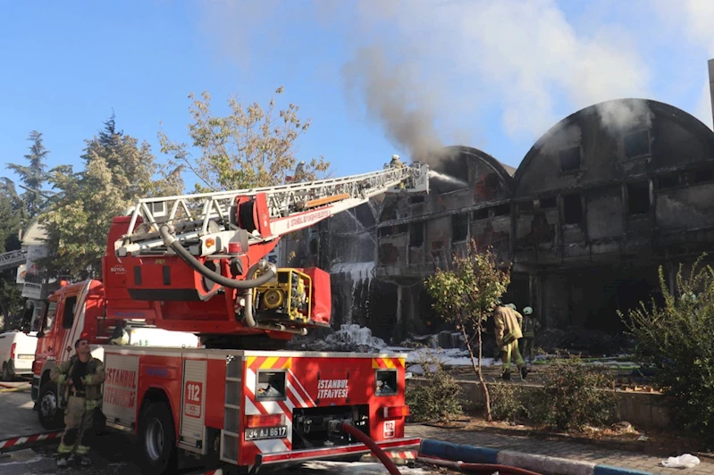 Bağcılar İSTOÇ’taki büyük yangın kontrol altına alındı