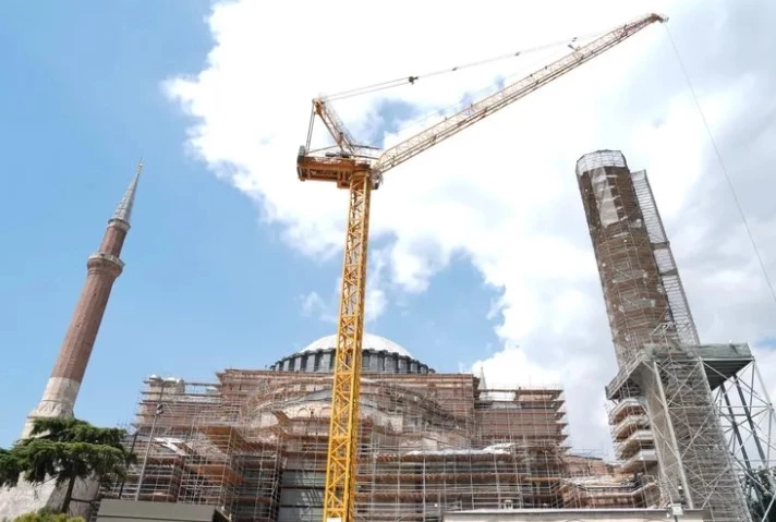 Ayasofya’da restorasyon ve güvenlik çalışmaları hızla sürüyor