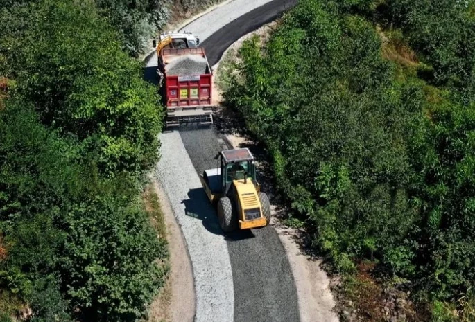 Ordu’da Mahalle ve Grup Yollarında Asfalt Seferberliği Devam Ediyor
