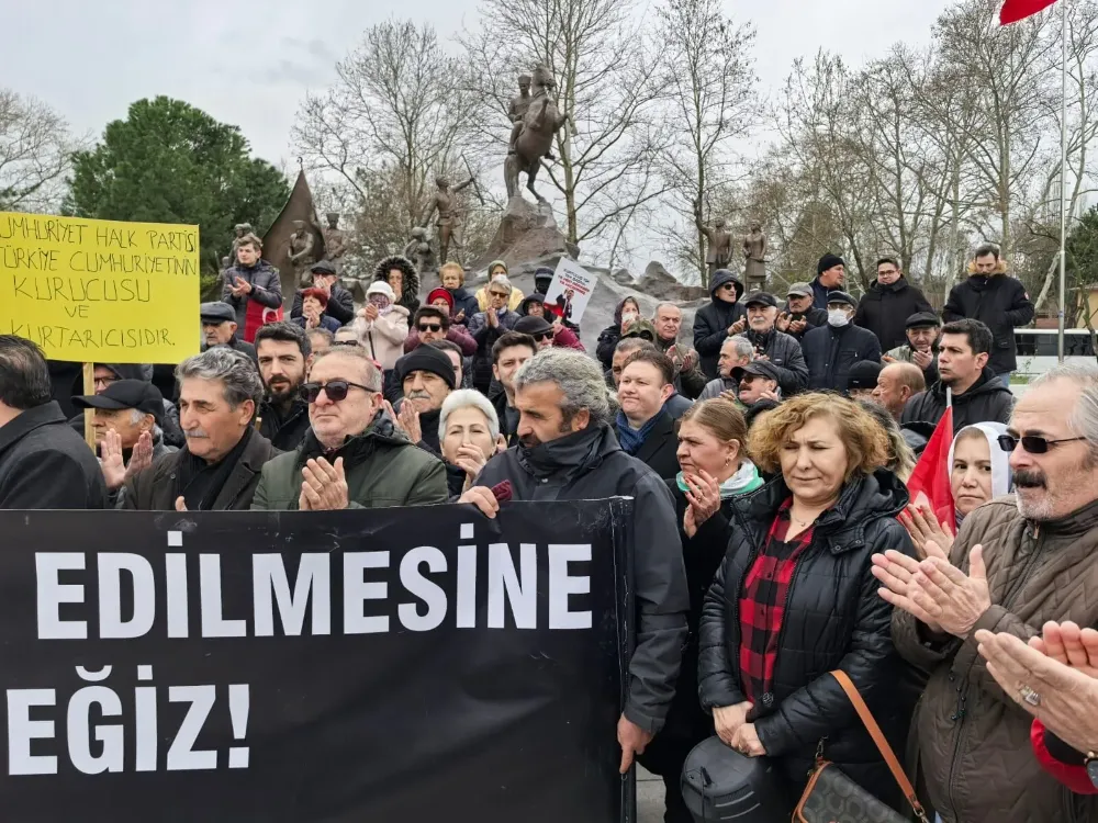  CHP’ye Yönelik Hukuki Baskıya Halk Tepki Gösterdi