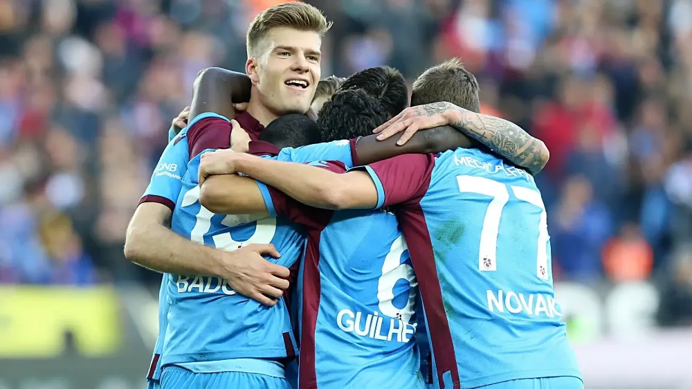 Trabzonspor, Süper Lig’de Zirve Mücadelesini Sürdürüyor
