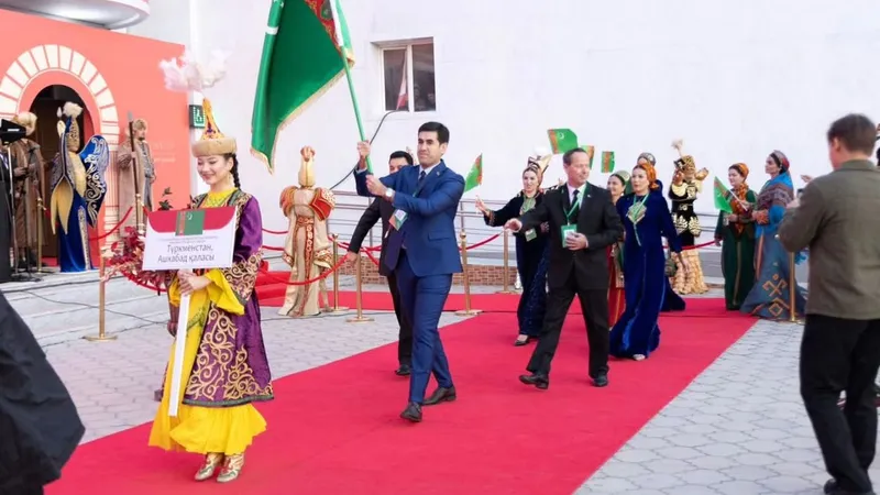 Aktau’da III. Uluslararası TÜRKSOY tiyatro festivali görkemli törenle başladı