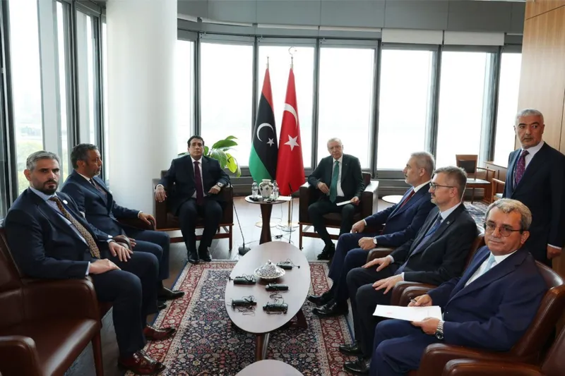 Cumhurbaşkanı Erdoğan, Libya Başkanlık Konseyi Başkanı Menfi ile görüştü