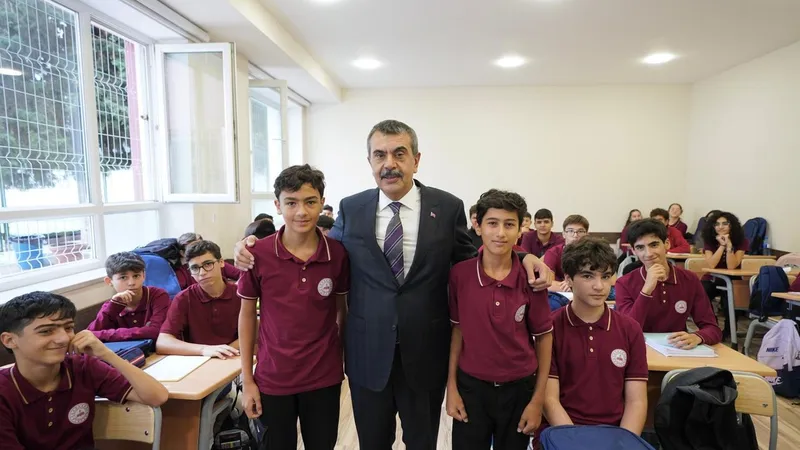 Bakan Tekin, Bakü Türk Anadolu Lisesi Ahmetli Yerleşkesi