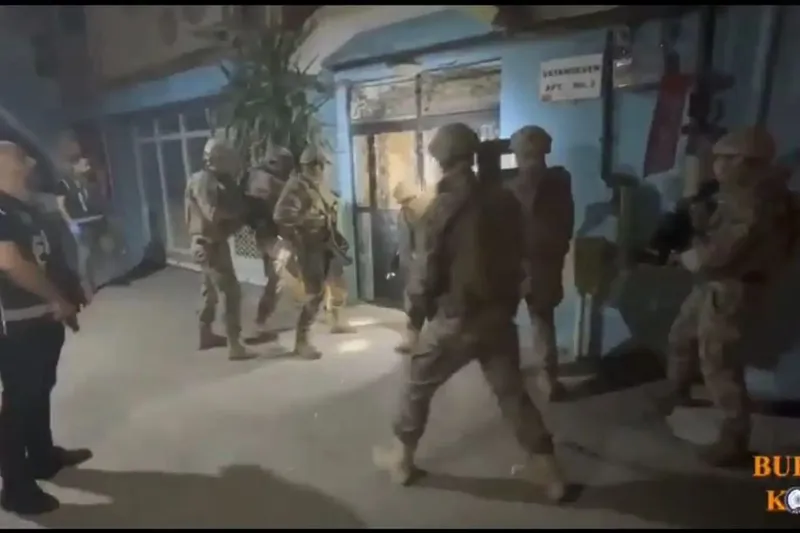 Bursa merkezli FETÖ operasyonu: 5 gözaltı