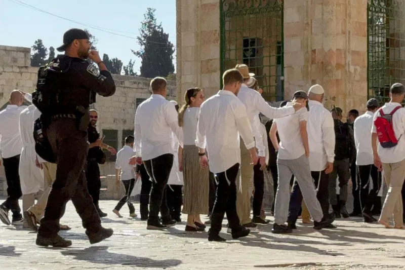 İşgalci Yahudiler Mescid-i Aksa
