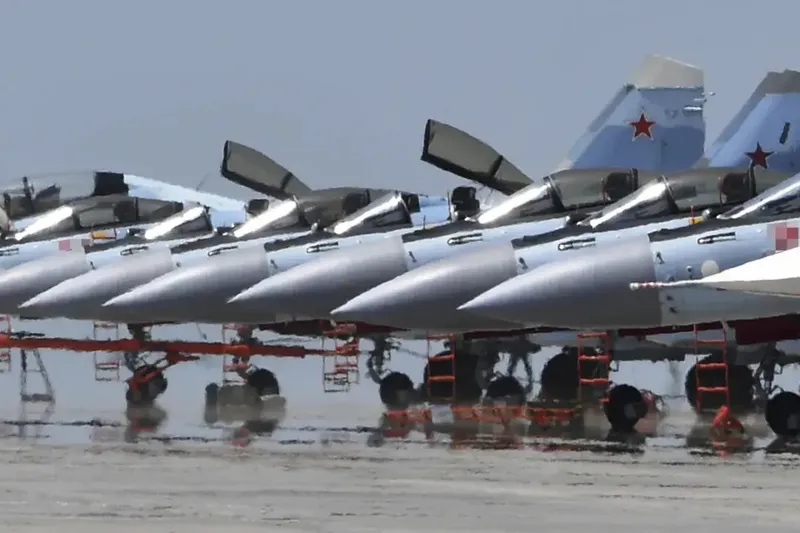 Rusya’dan İran’a savaş uçağı teslimatı