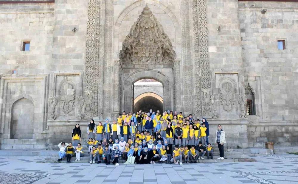 Yakutiye Belediyesi’nden Öğrencilere Tarih ve Kültür Turu