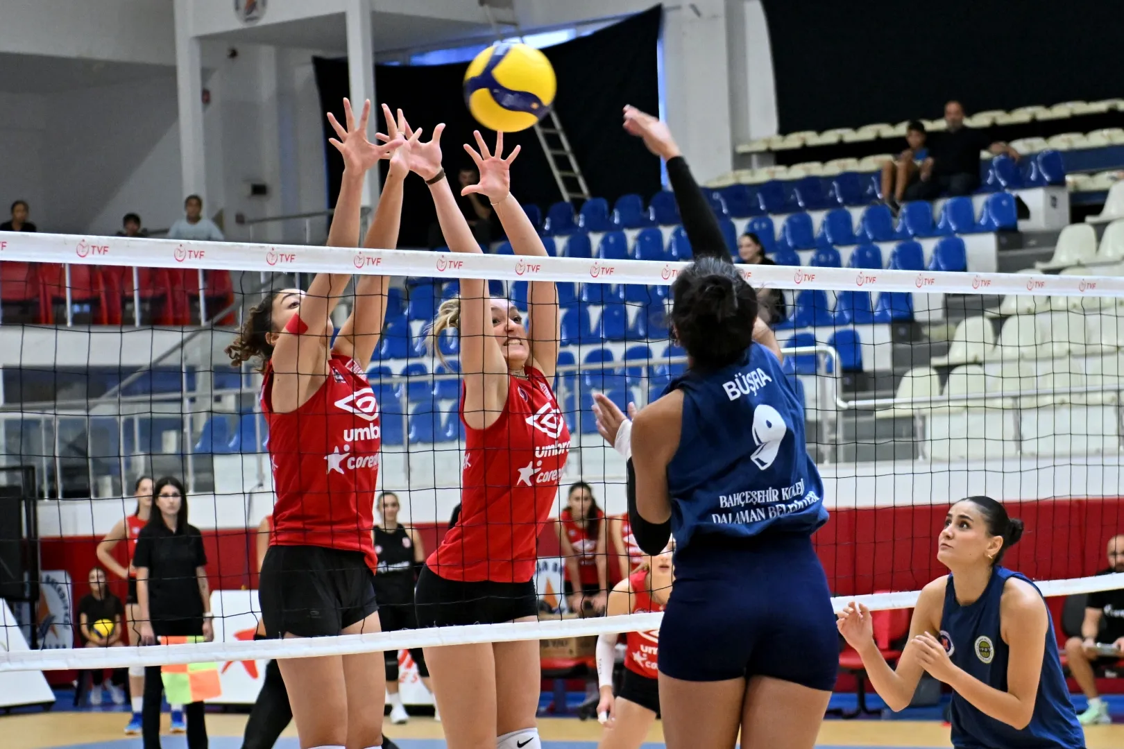 Muratpaşa Dostluk Turnuvası’na ev sahipliği yaptı