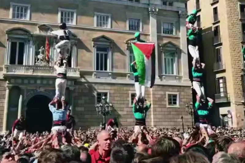 Barselona’da Gazze’ye destek için insan piramidi