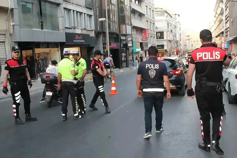 İstanbul’da “Huzur İstanbul” uygulamasında bin 147 gözaltı