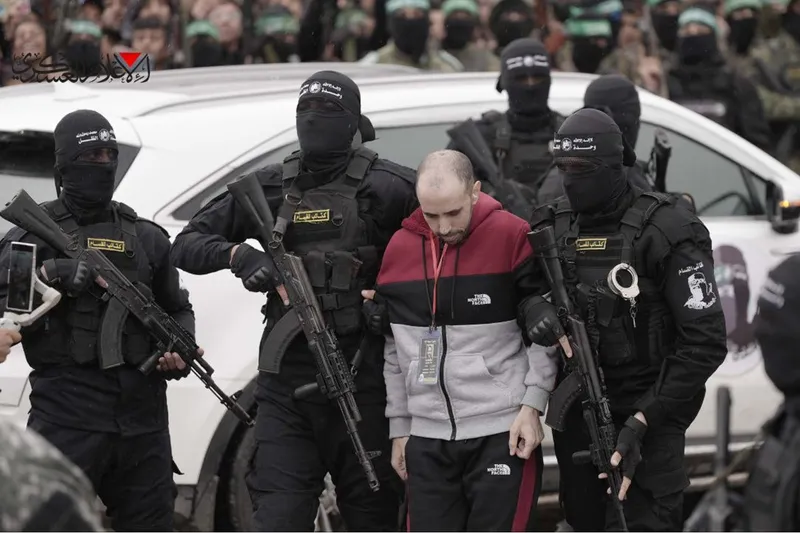 Kassam, 2 esirle iletişimin kesildiğini duyurdu