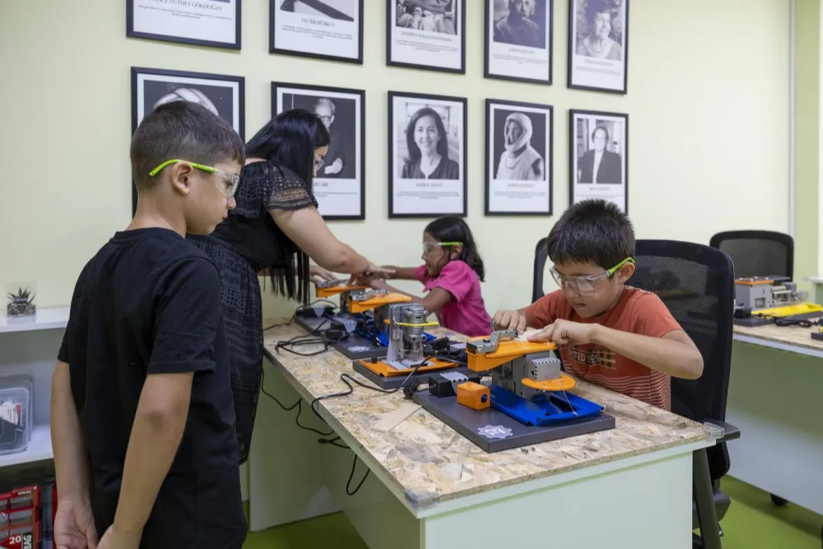 Minik mucitler hayallerini ürüne dönüştürüyor