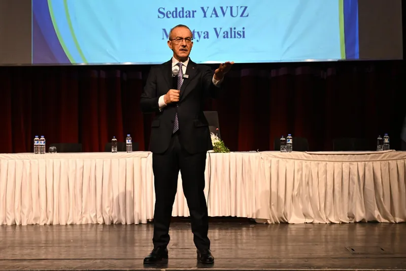 Vali Yavuz: Dinimiz ve medeniyetimiz ilim öğrenmeyi emreder