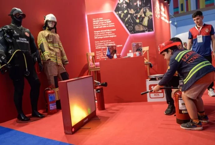 İzmir’de Yangın Söndürme Eğitimi Sanal Gerçeklikle Buluşturuldu