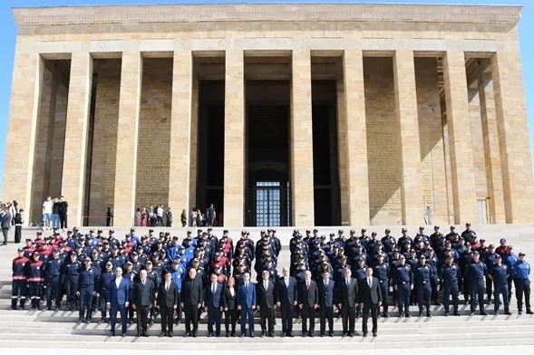 Denizlili itfaiyecilerden Anıtkabir’e anlamlı ziyaret