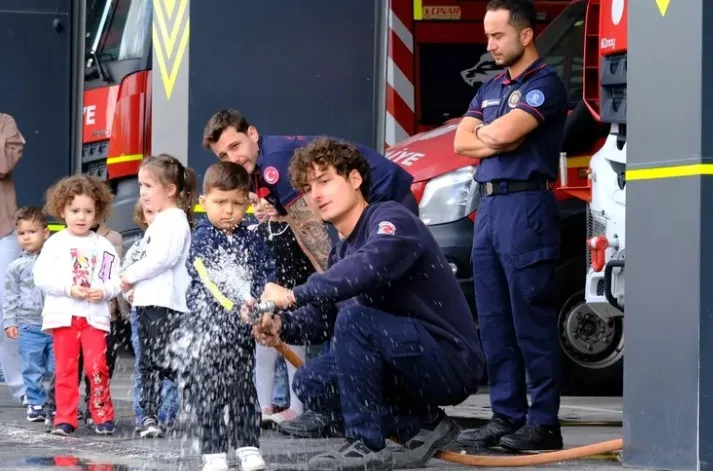 Lokomotif Çocuk Köyü Öğrencilerinden İtfaiye Ziyareti