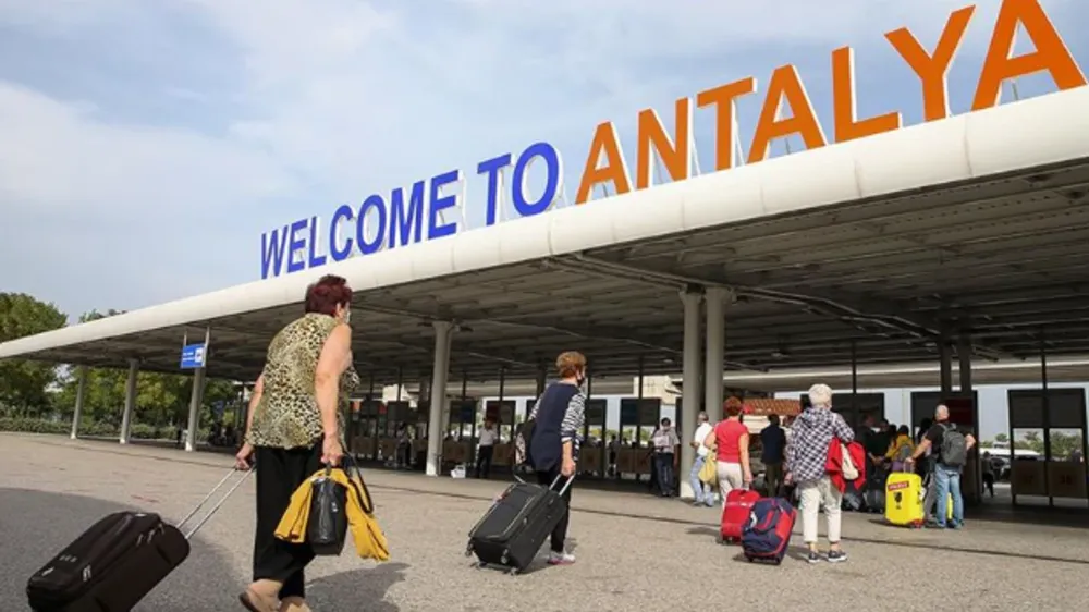 Antalya’da Turizm Sezonu Rekorla Kapandı