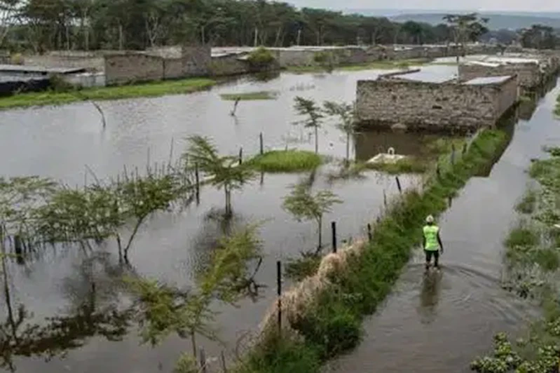Kenya’da gölün taşması sonucu binlerce kişi evsiz kaldı