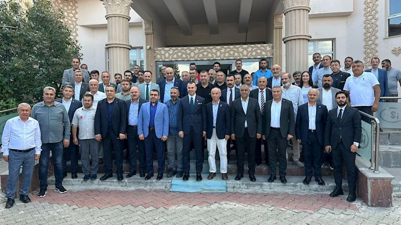 AK Parti MKYK Üyesi ve İstanbul Milletvekili Seyithan İzsiz, Kars’ta STK ve İş İnsanlarıyla Buluştu