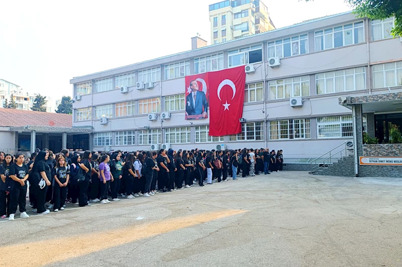 Adana’da ders zili çaldı 547 bin 59 öğrenci yeni döneme başladı