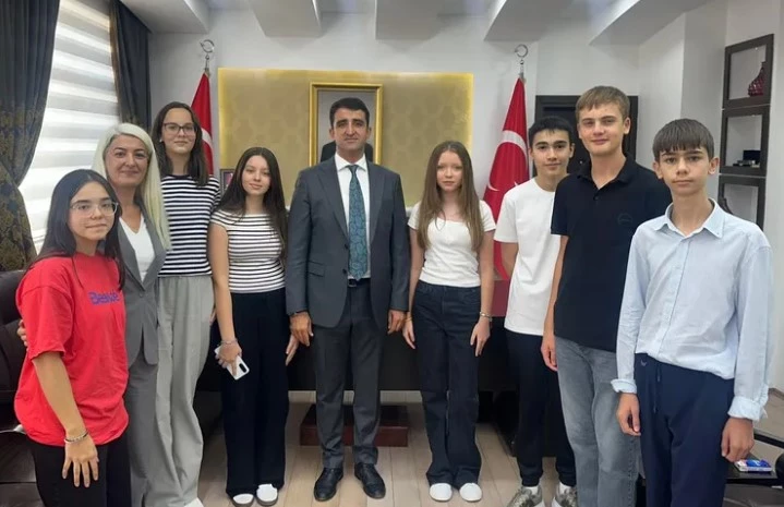 İpsala Kaymakamı Sevgili, Fen Lisesi Kazananlarını Makamında Ağırladı